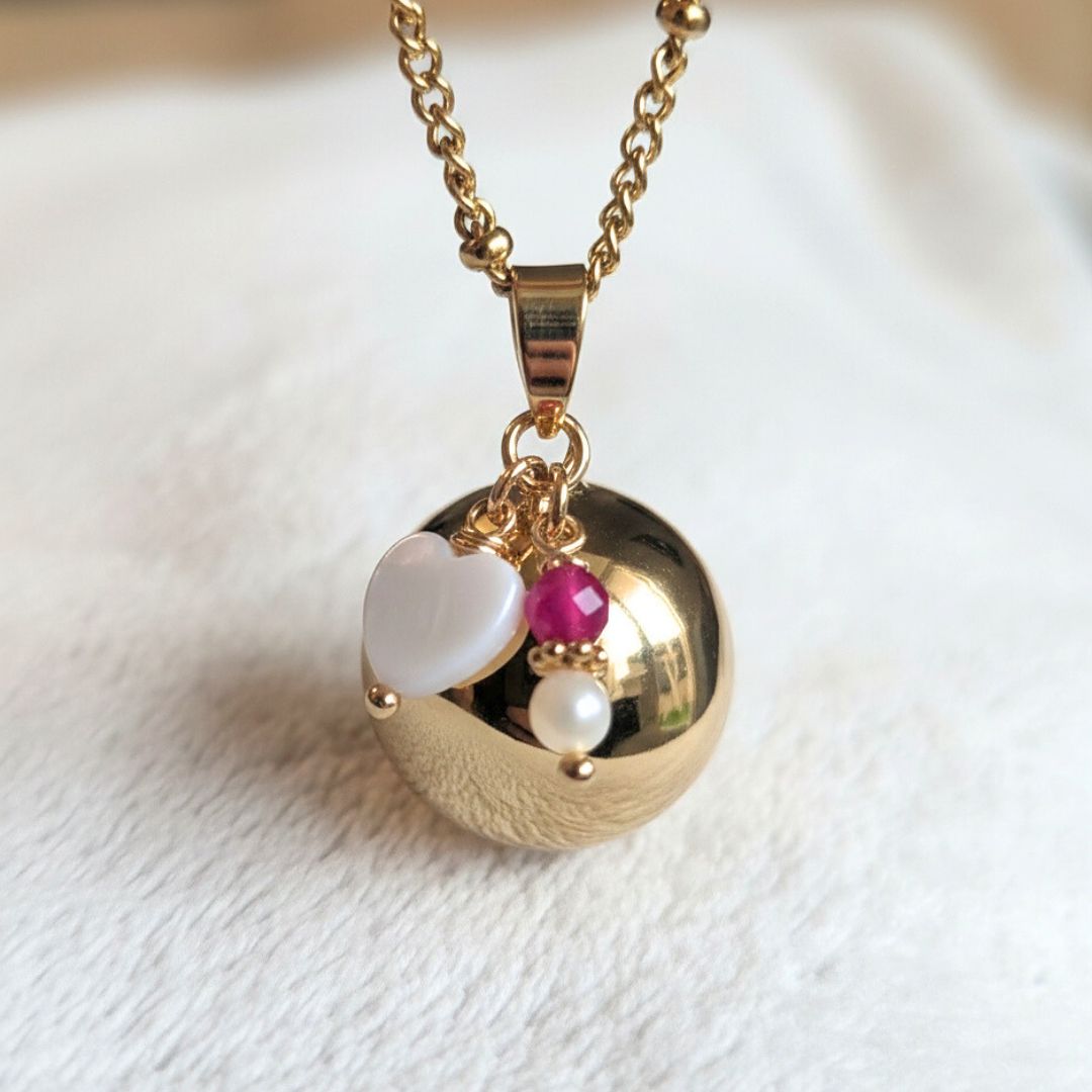 Bola grossesse coeur nacre & pierre rubis - Plaqué or & chaine acier