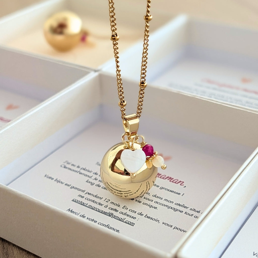 bola grossesse couleur or avec coeur et pierre naturelle rubis rose