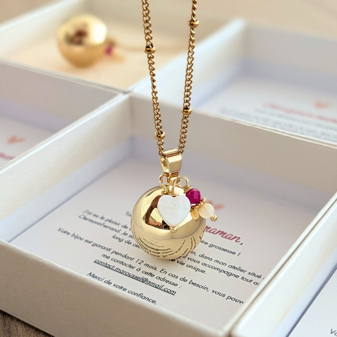 bola grossesse couleur or avec coeur et pierre naturelle rubis rose