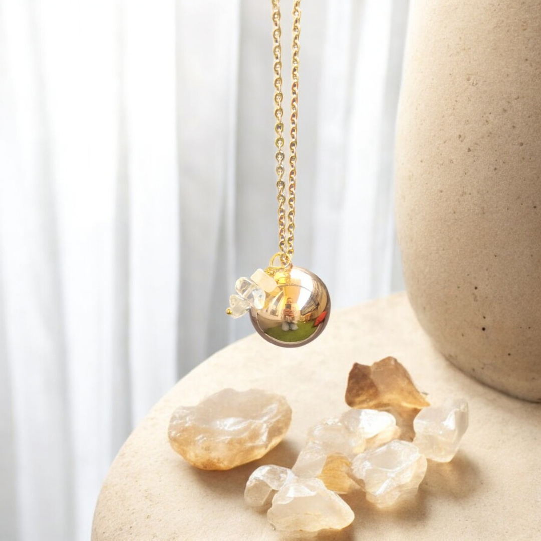 Bola de grossesse or avec 4 pendentifs en pierres naturelles